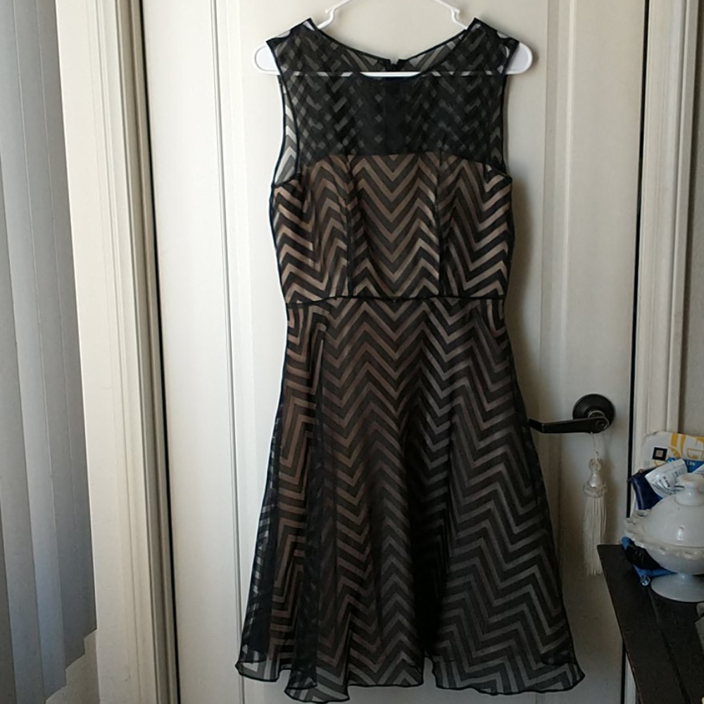 Tahari sheer overlay dress size 6P